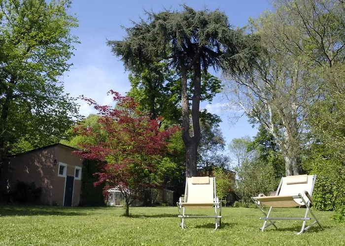 Guesthost - Certosa Di Wonderful X12!